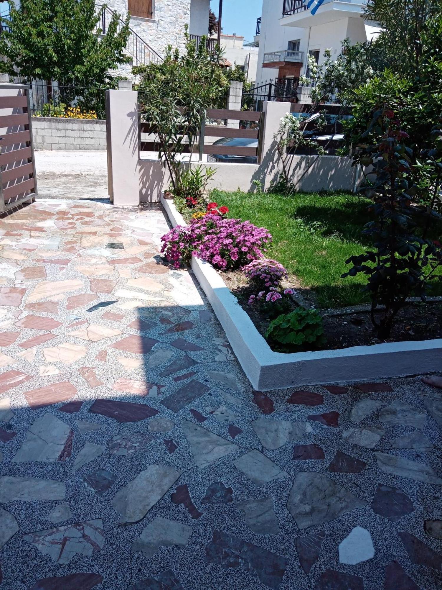Roses 2 Apartment Skala Sotiros Ngoại thất bức ảnh